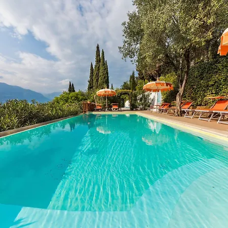 Hotel Gardasee With View