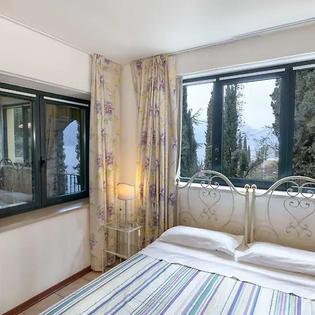 Gardasee With View Hotel