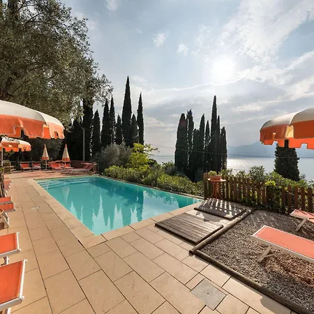 Gardasee With View Hotel
