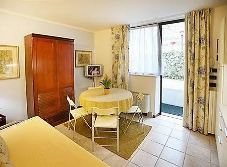 Gardasee With View Hotel 2*